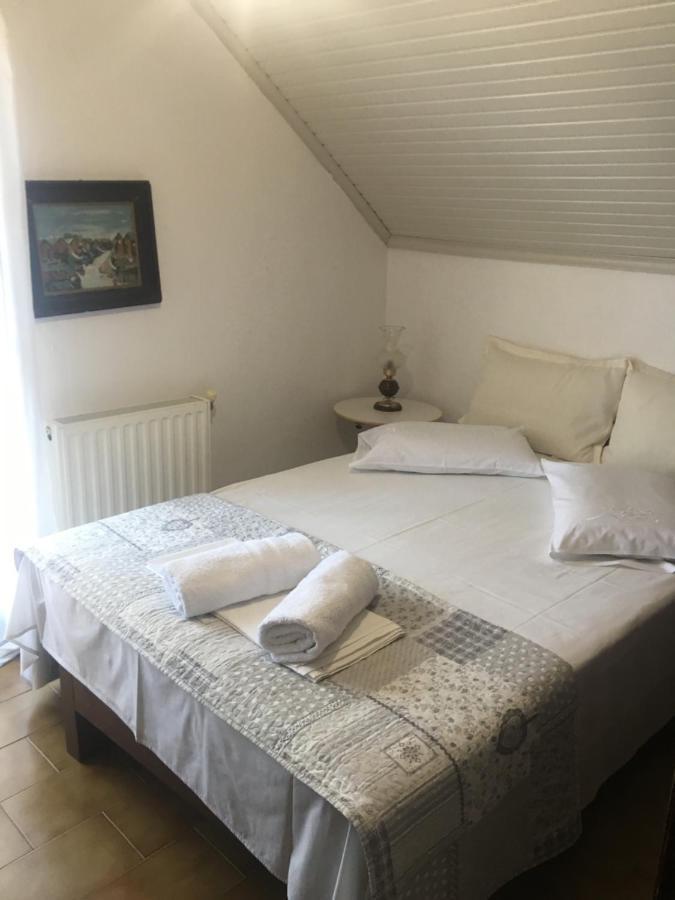Villa Afroditi Vrasná Exteriör bild