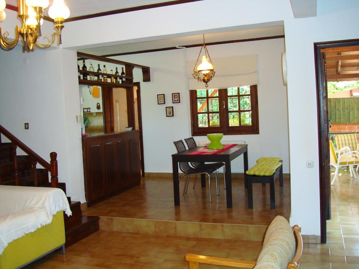 Villa Afroditi Vrasná Exteriör bild
